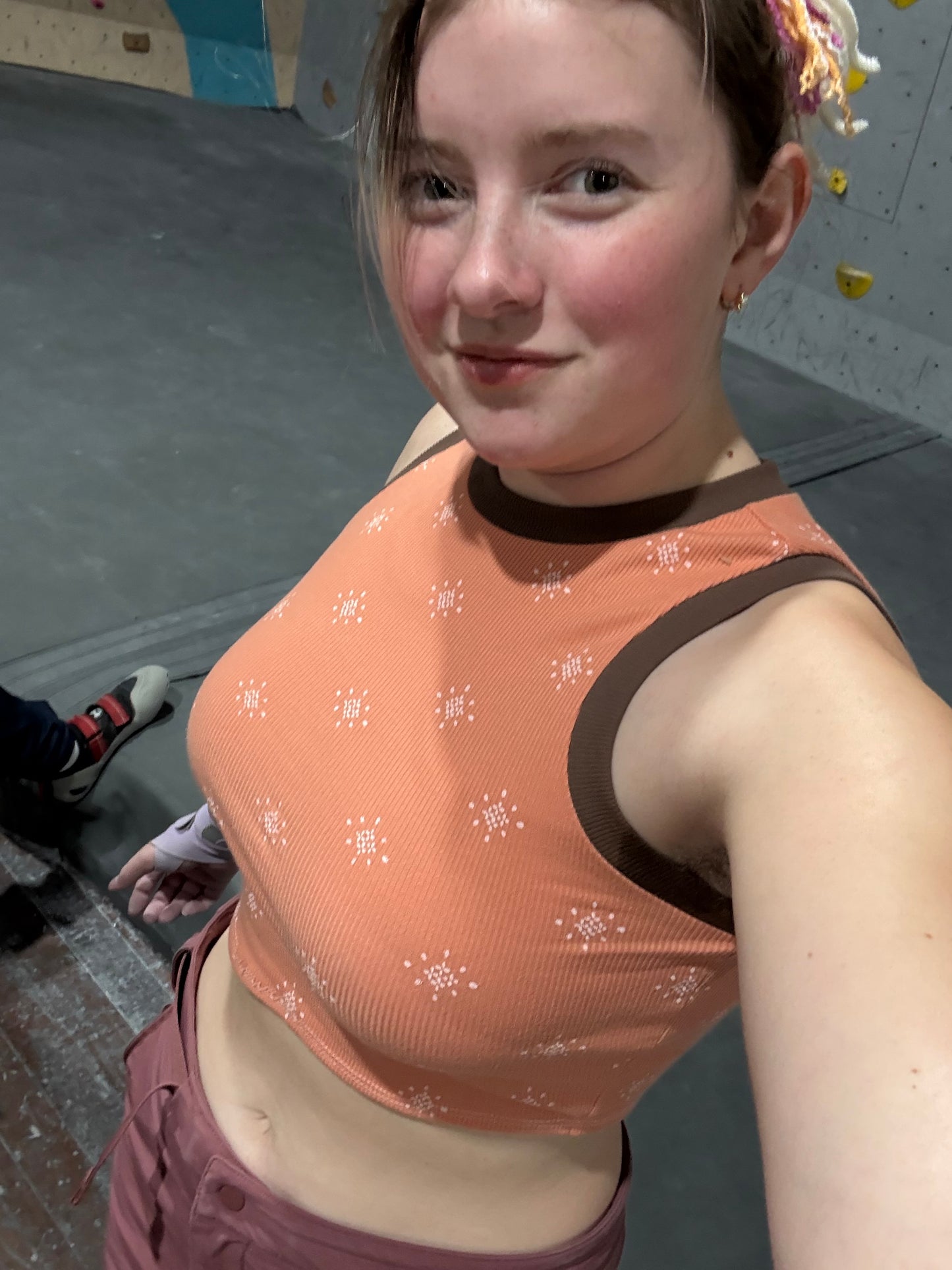 Feminine fit cropped tank top (special item)